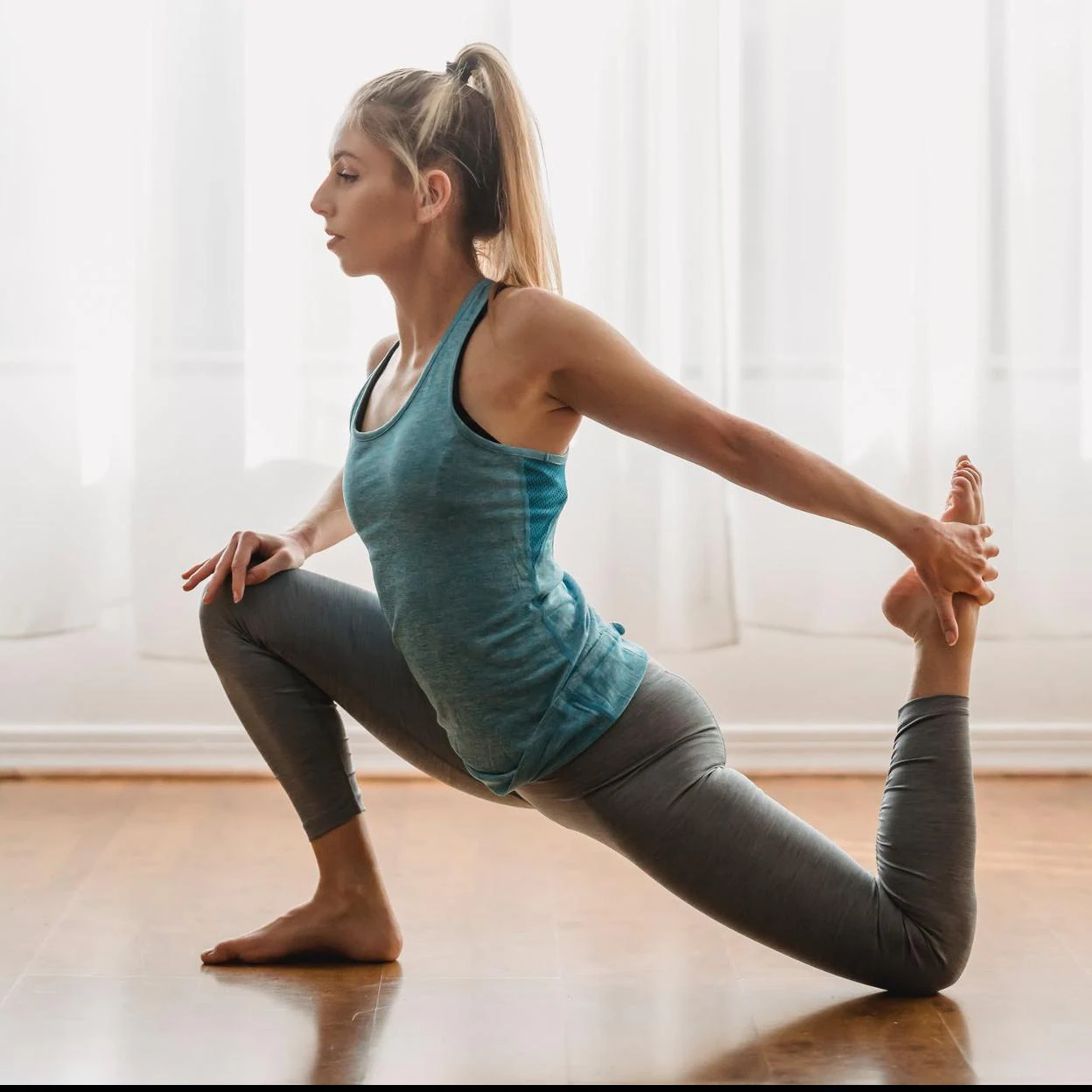 La Postura De Yoga De La Paloma Real (Eka Pada Rajakapotasana) Que ...